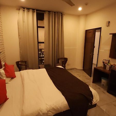Hotel Multitech Premium Chandīgarh Extérieur photo