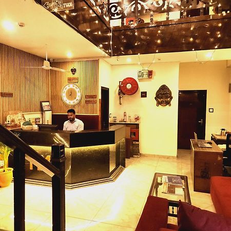 Hotel Multitech Premium Chandīgarh Extérieur photo
