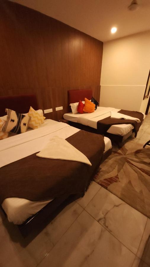 Hotel Multitech Premium Chandīgarh Extérieur photo