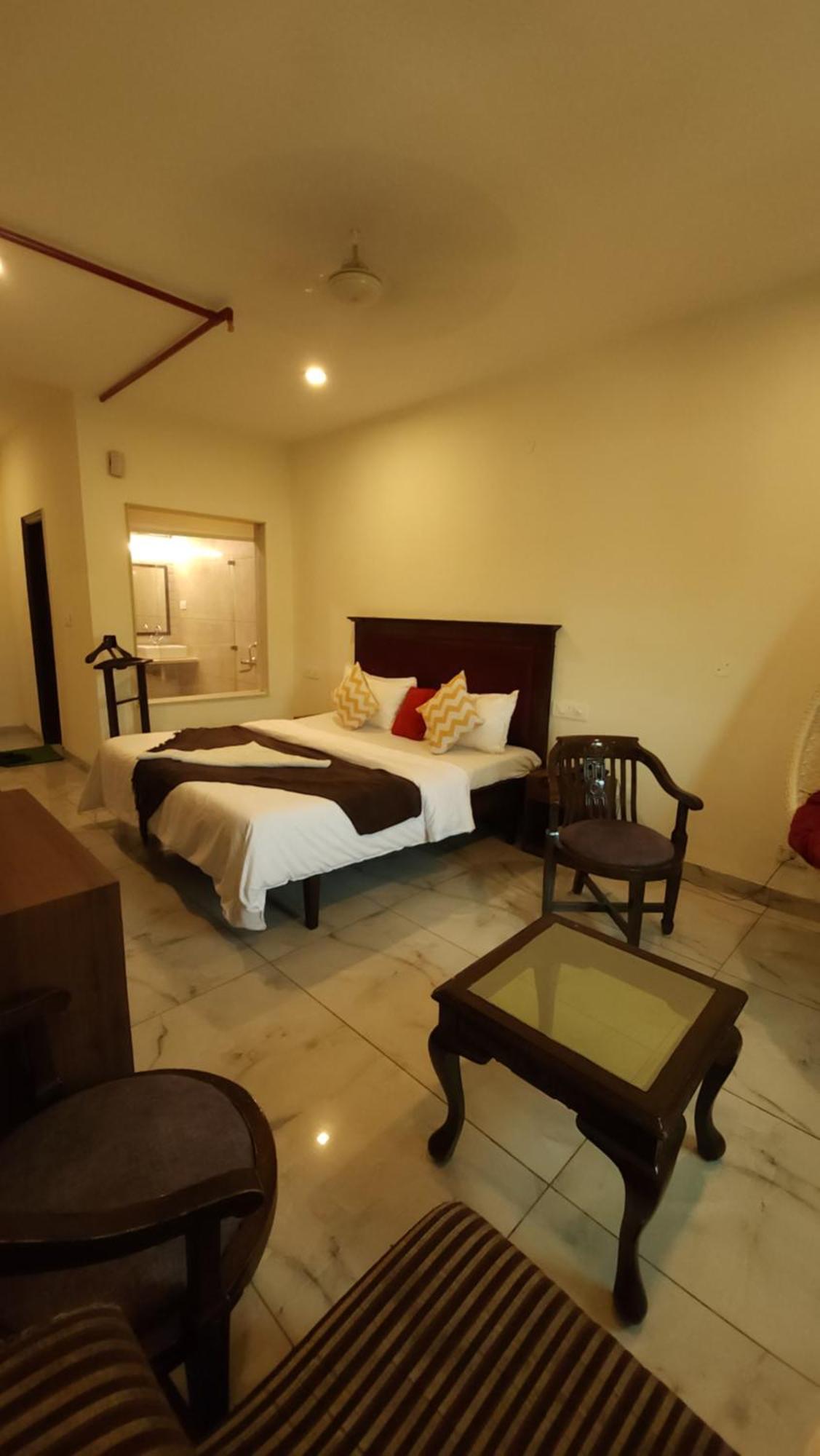 Hotel Multitech Premium Chandīgarh Extérieur photo