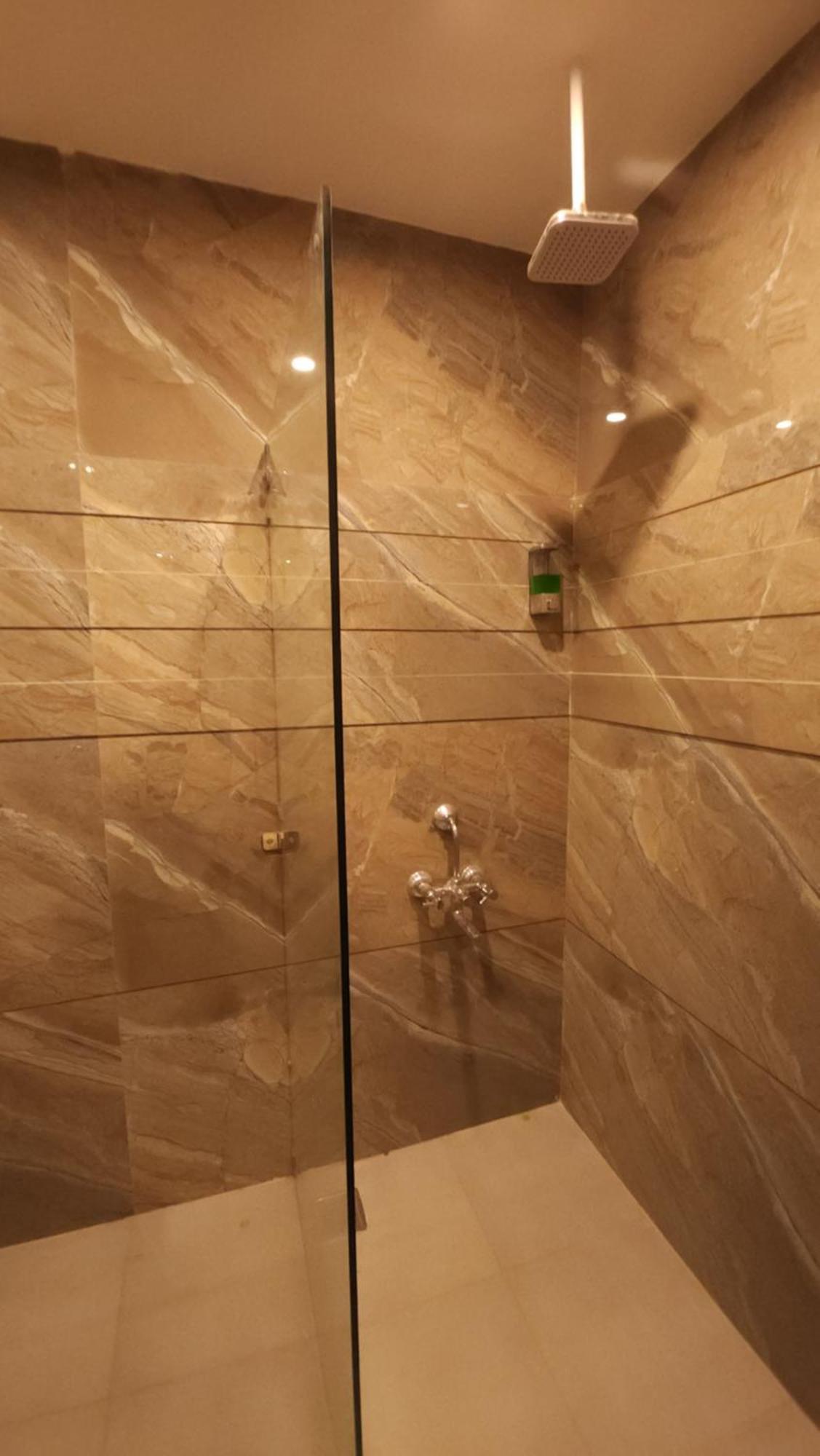 Hotel Multitech Premium Chandīgarh Extérieur photo