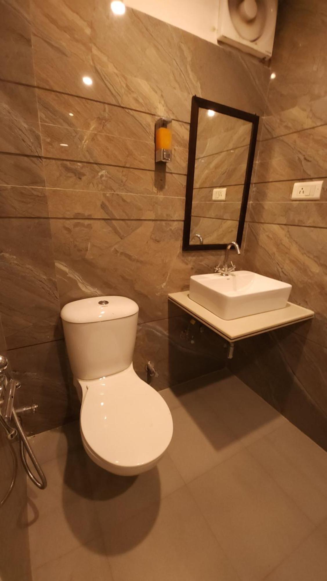 Hotel Multitech Premium Chandīgarh Extérieur photo