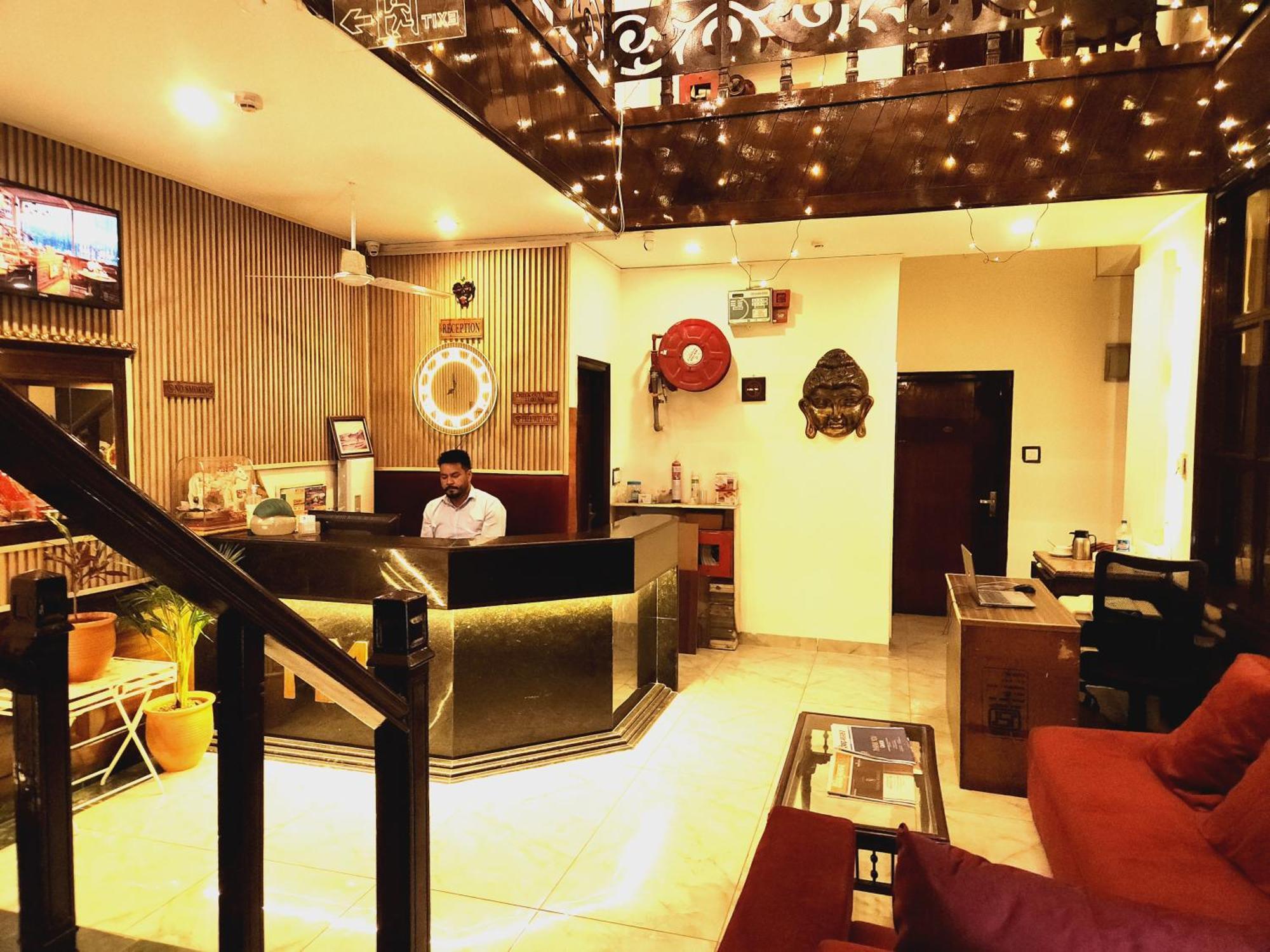 Hotel Multitech Premium Chandīgarh Extérieur photo