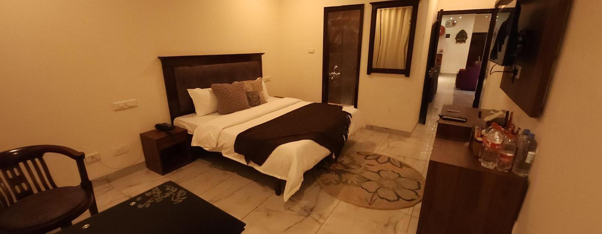 Hotel Multitech Premium Chandīgarh Extérieur photo