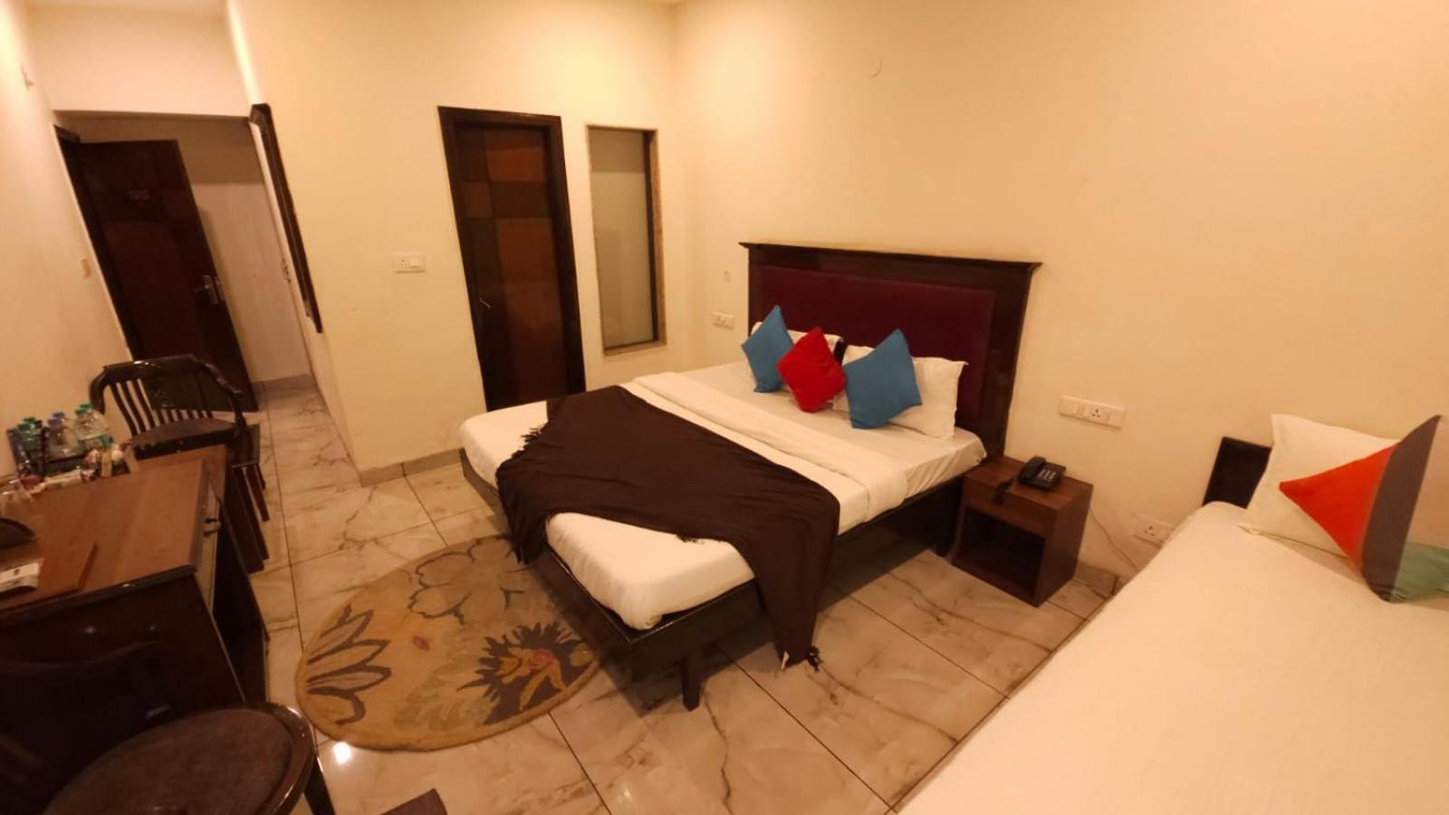 Hotel Multitech Premium Chandīgarh Extérieur photo